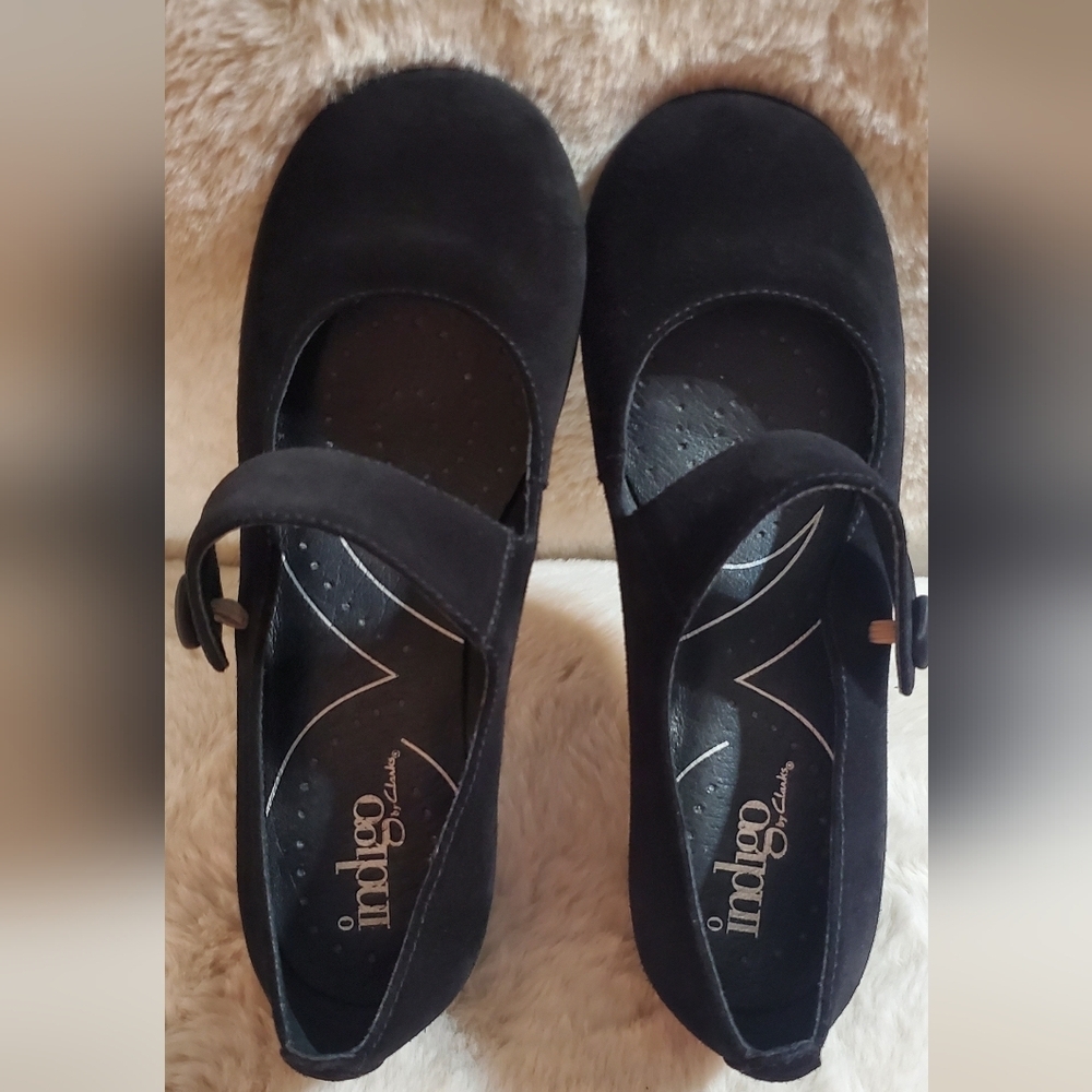 Indigo Mary Jane Black Suede leather Women's  1.5" Heel. Sz 6 - Picture 4 of 8
